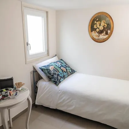 فندق مبيت وإفطار Guida 3*